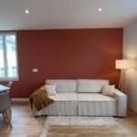 Exemple de séjour rénové avec coin repas pour une location meublée à Dax